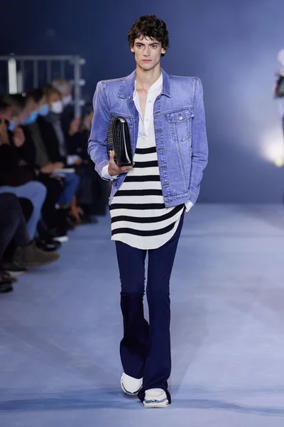 Look 90